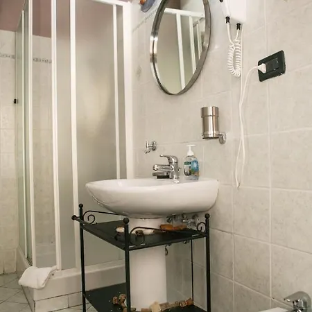 Vernazza2010 Гостевой дом